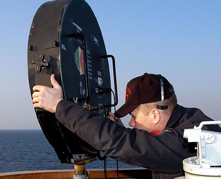 108_ed_800px-LRAD_naval