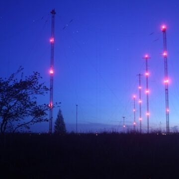 03_AmandaDawnChristie_SpectresOfShortwave
