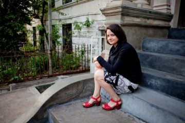 Kris Davis on steps