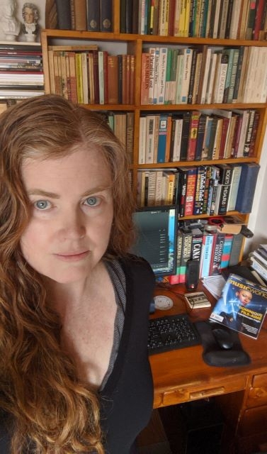 Jennie Punter editor at home office (2) (377x640)