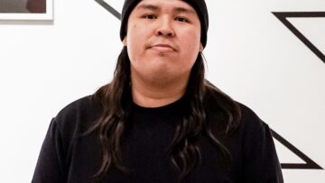 0 SELECT Curtis Running portrait