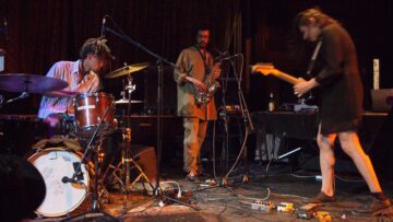 0 HighRez LichtQuanta_band 8275