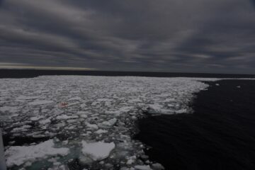 icezone01photoJanaWinderen (1280x854)